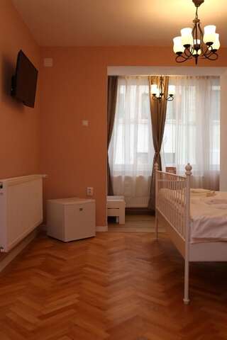 Гостевой дом Casa Melisa Sibiu Сибиу Двухместный номер с 1 кроватью и собственной ванной комнатой-1